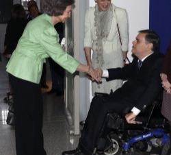 Su Majestad la Reina Doña Sofía recibe el saludo del director de Accesibilidad e Innovación de Fundación ONCE, Jesús Hernández